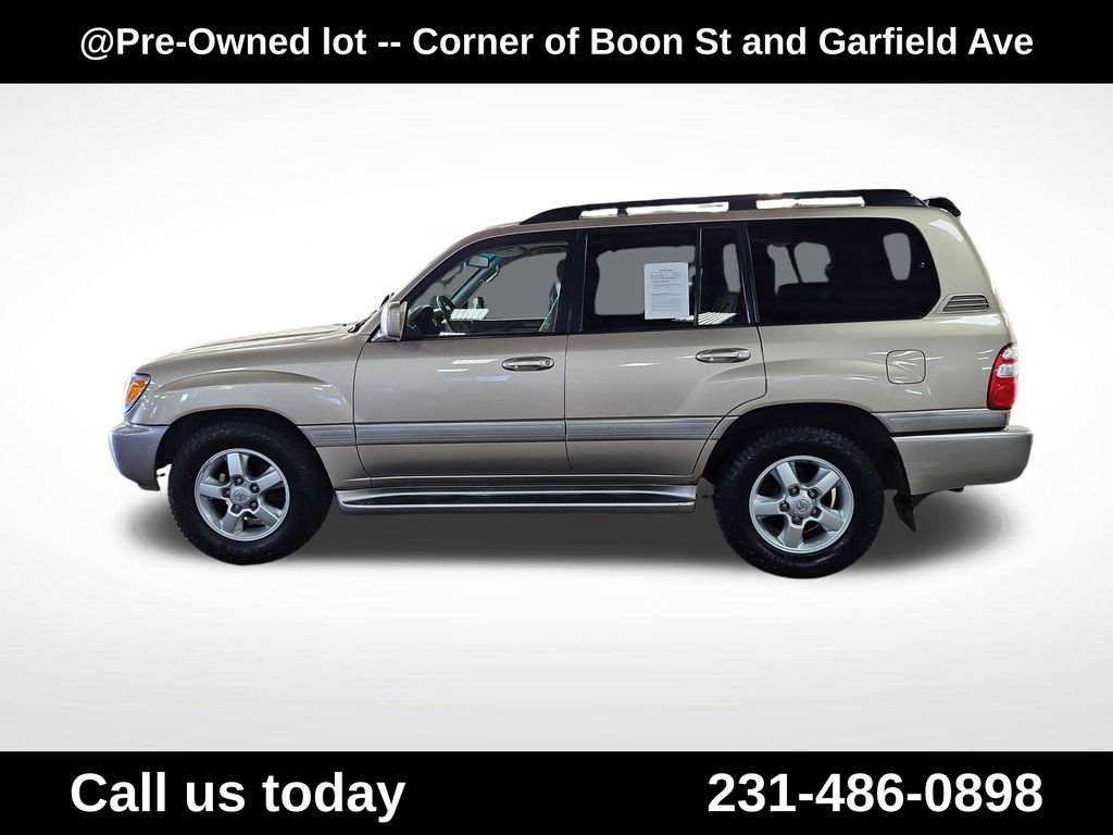 Used 2004  Toyota Base image 2
