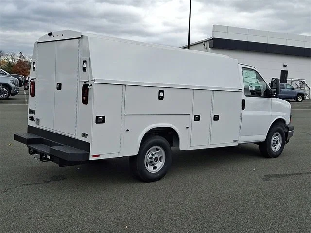 New 2025 Summit White GMC 1WT image 12