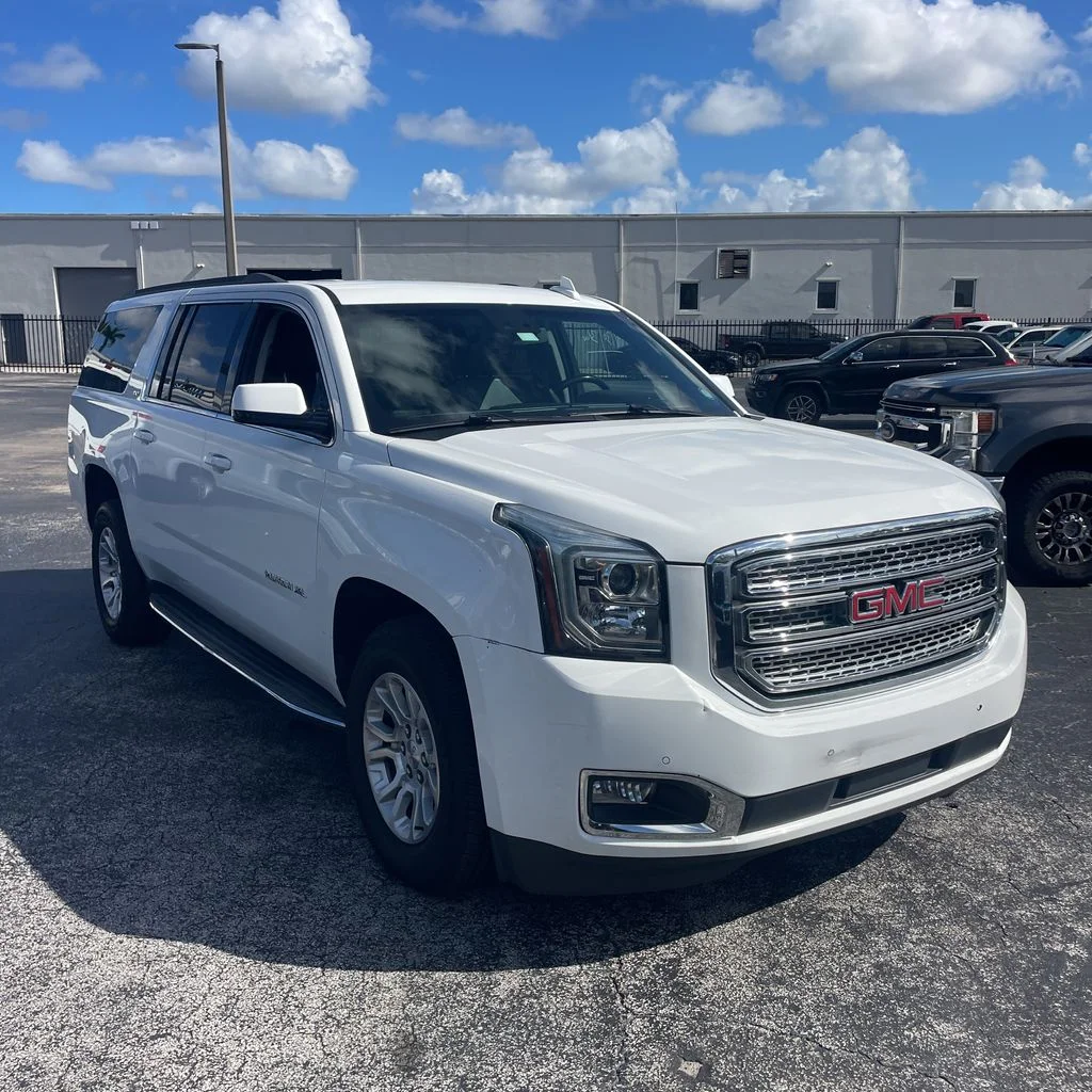 Used 2018 White GMC SLT image 1