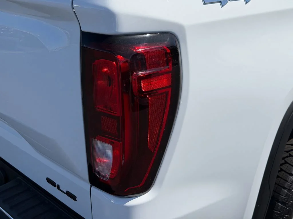 New 2026 Summit White GMC SLE image 9