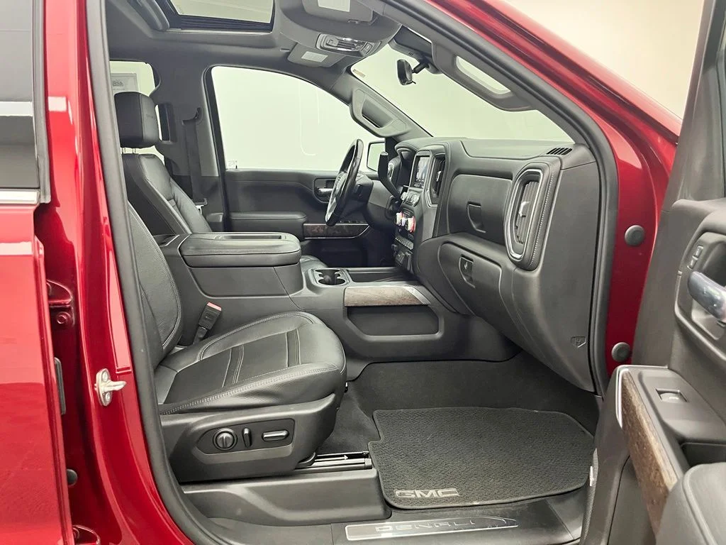 Used 2020 Red GMC Denali image 33