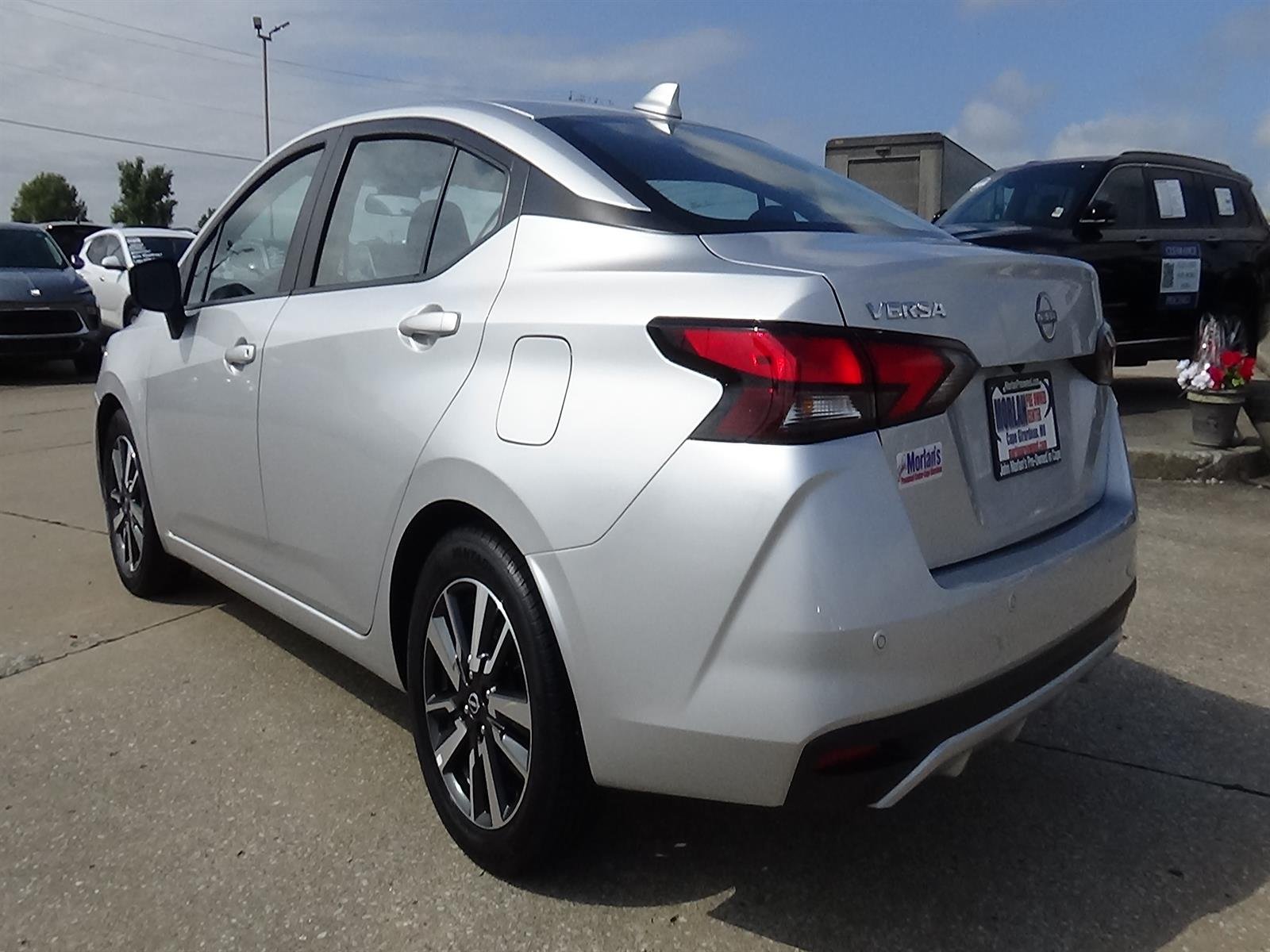Certified Used 2025 Brilliant Silver Metallic (k23) Nissan SV image 8