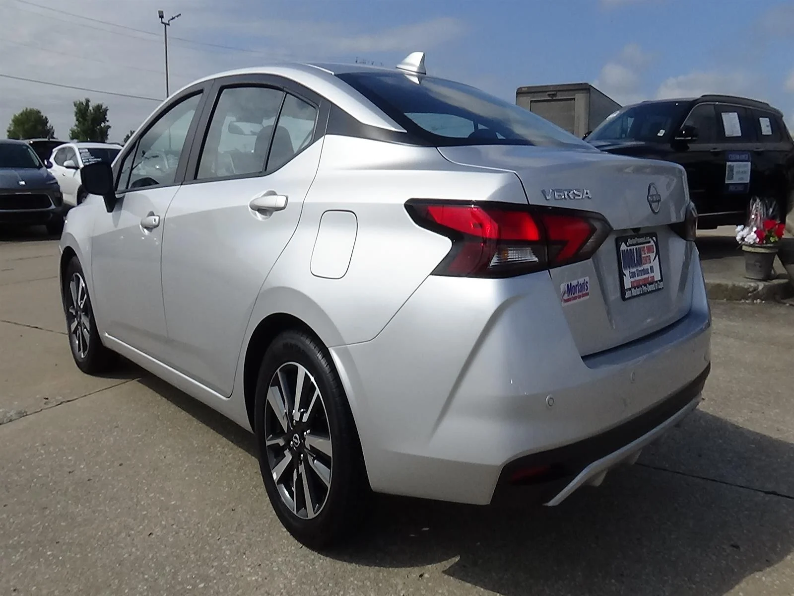 Certified Used 2025 Brilliant Silver Metallic (k23) Nissan SV image 8