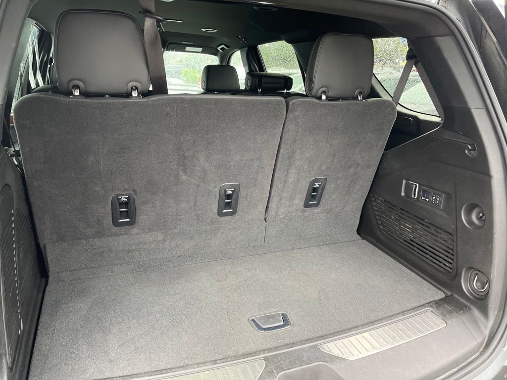 Used 2025 Sterling Metallic GMC Denali image 22
