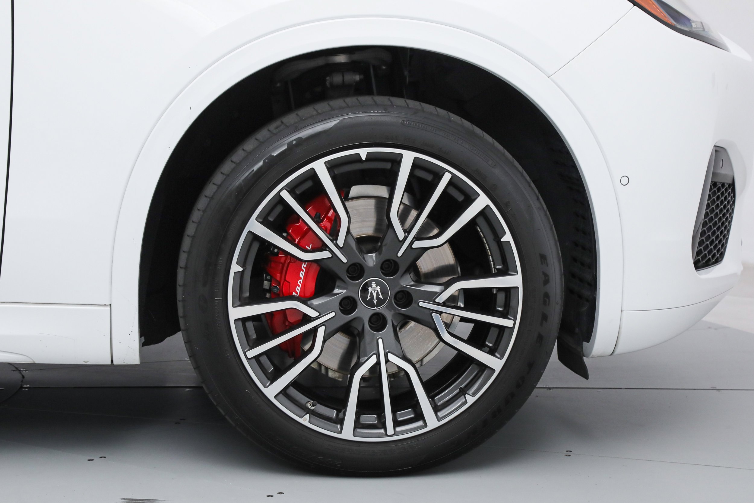 Used 2023 White Maserati GT image 22