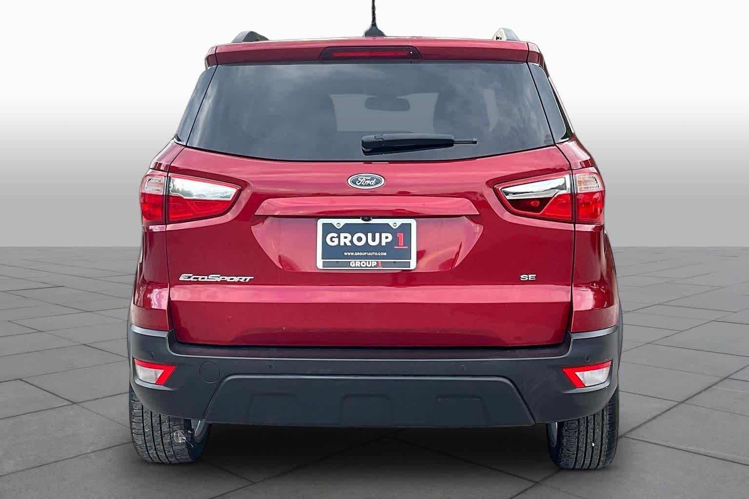 Used 2021 Ruby Red Metallic Tinted Clearcoat Ford SE image 4