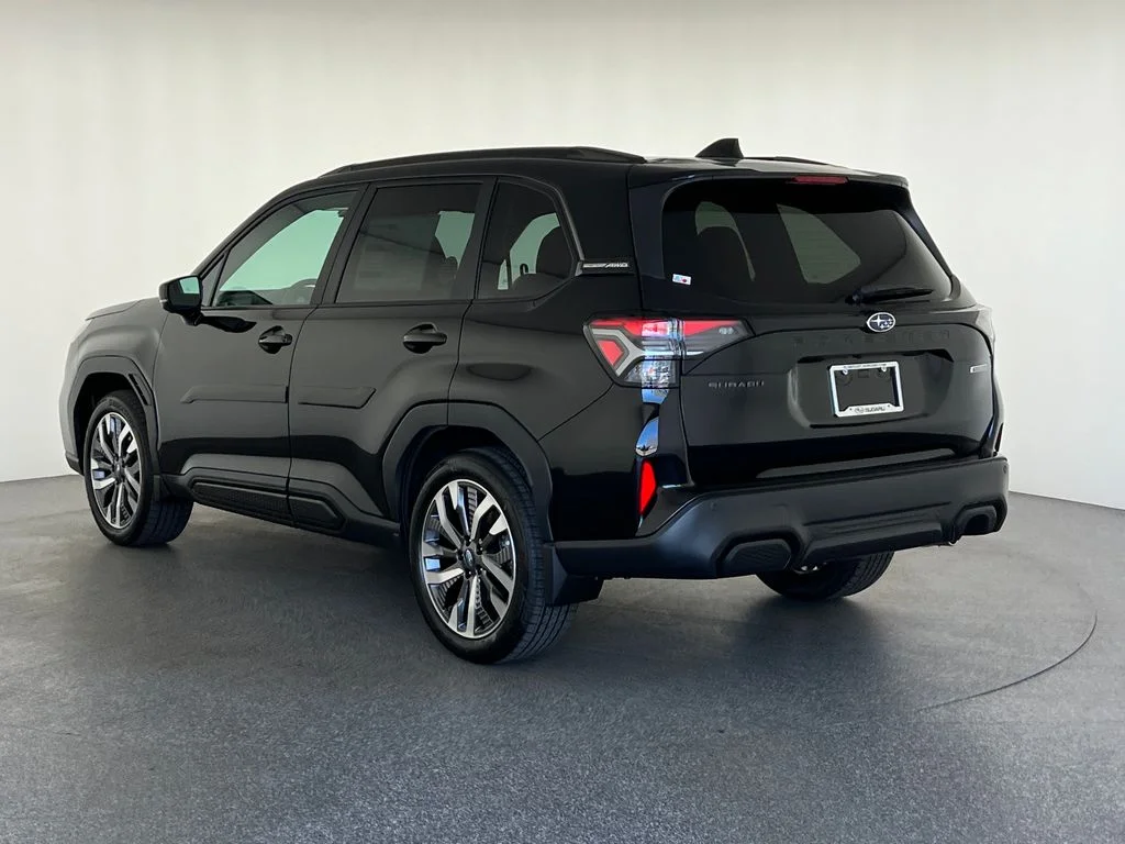 New 2026 CRYSTAL BLACK SILICA Subaru Touring image 7