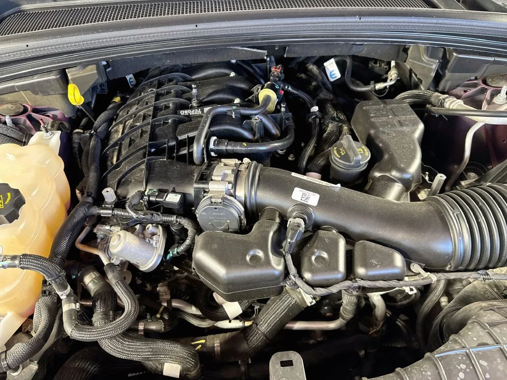 Used 2023 Red Jeep Altitude image 39