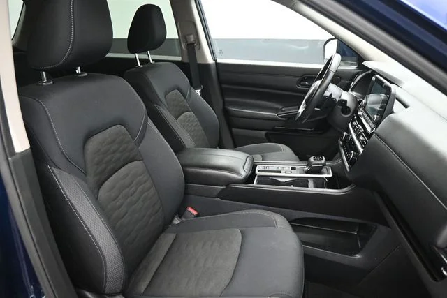 Used 2025 Blue Nissan SV image 11