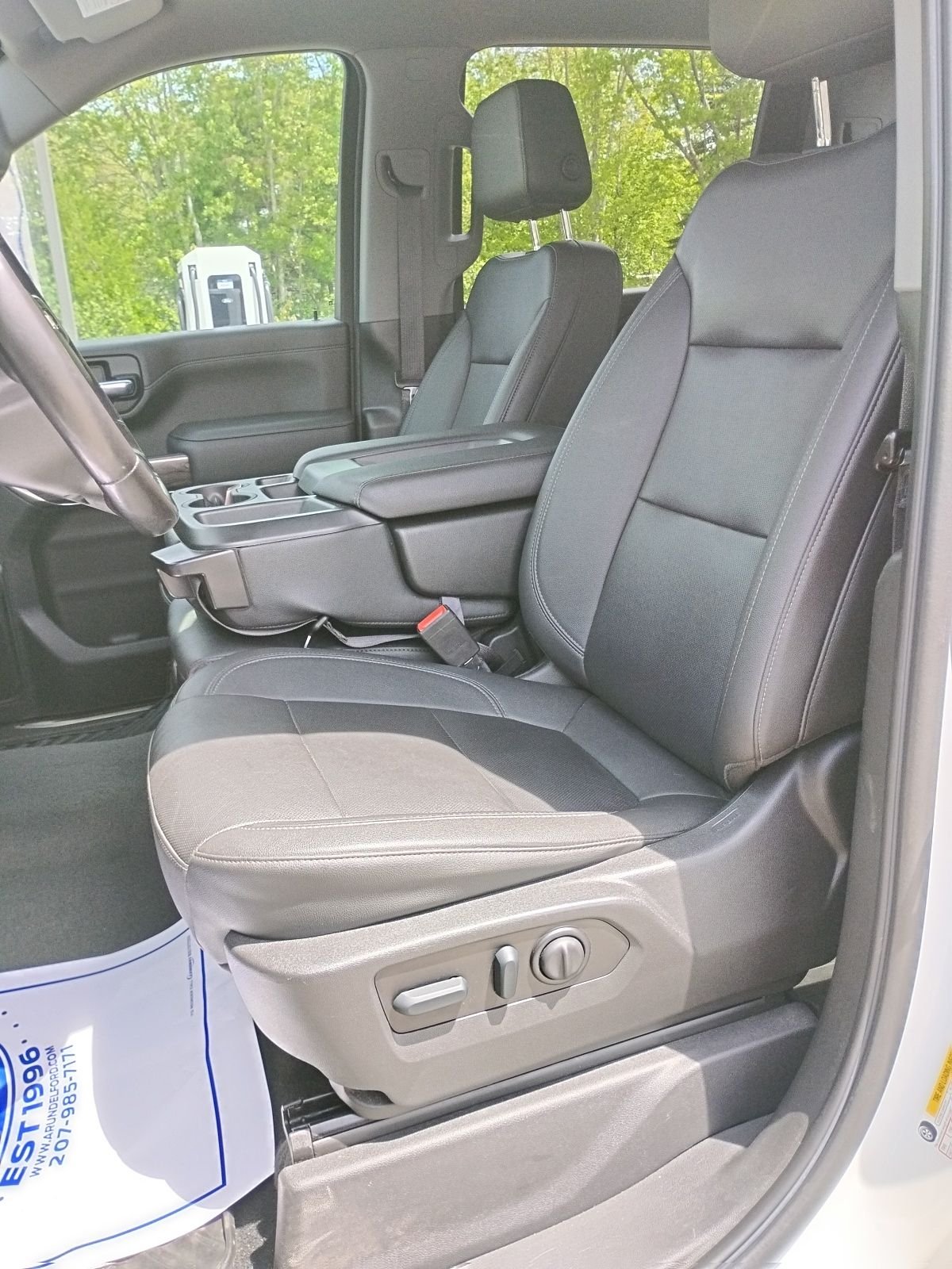 Used 2022 White Chevrolet LTZ image 16