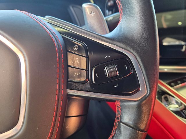 Used 2022 White Chevrolet Stingray image 16