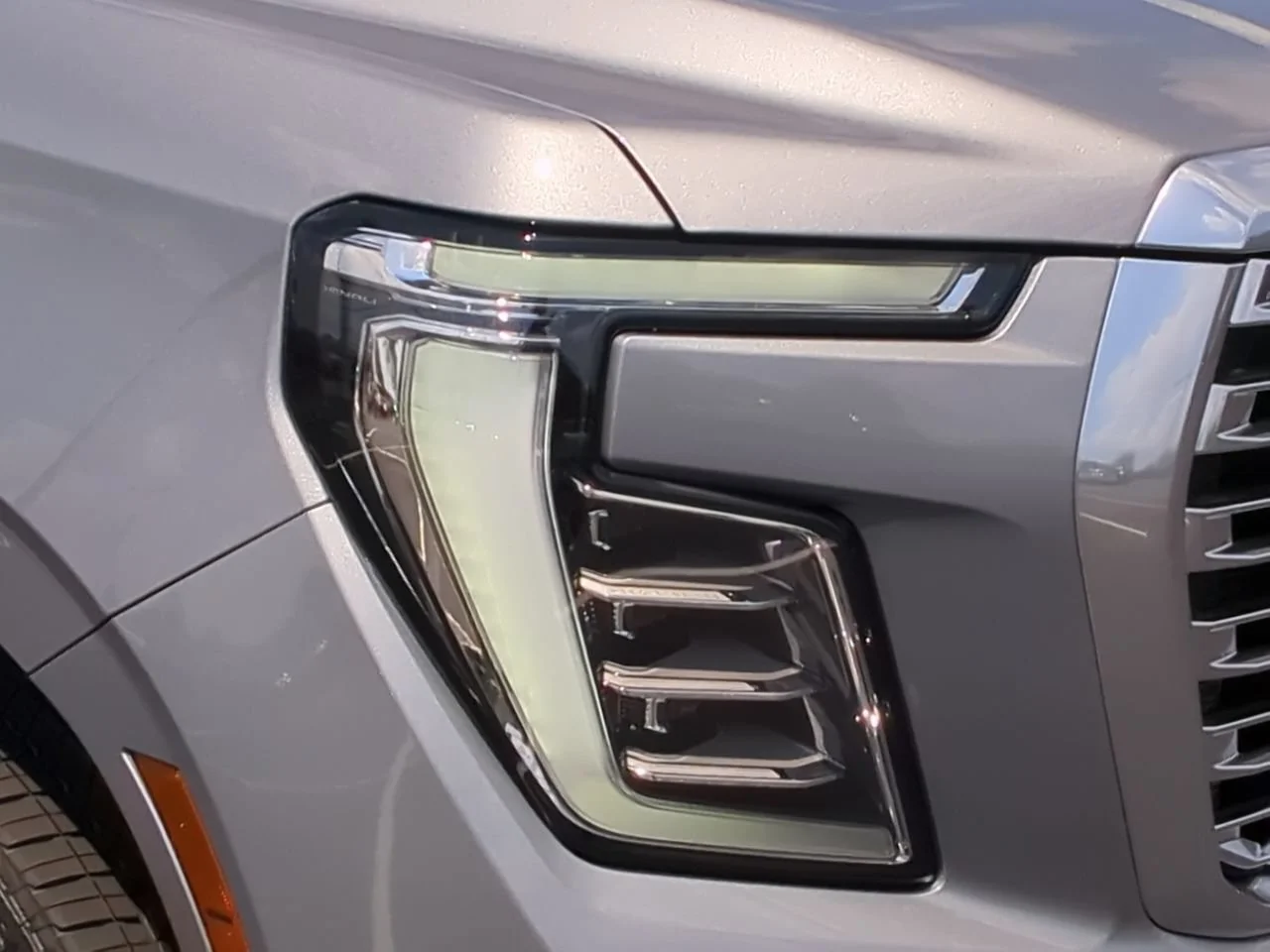 2026 GMC Yukon Denali - Photo 9