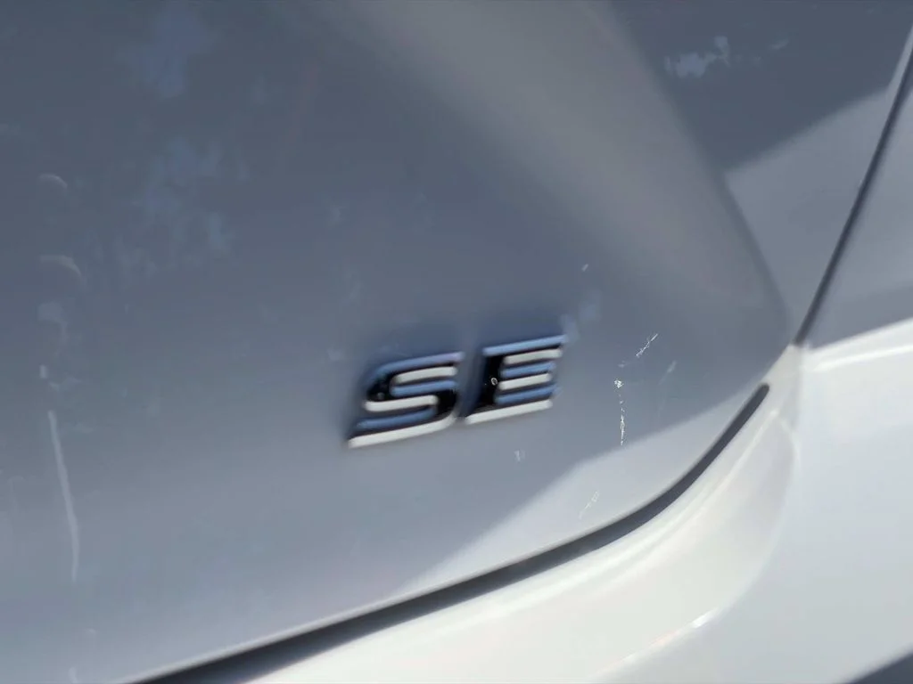New 2026 Ice Cap Toyota SE image 12
