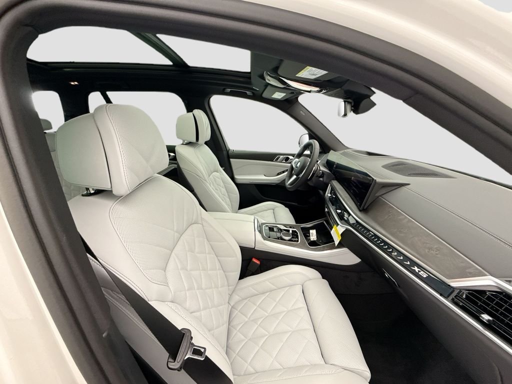 New 2026 Alpine White BMW sDrive40i image 19