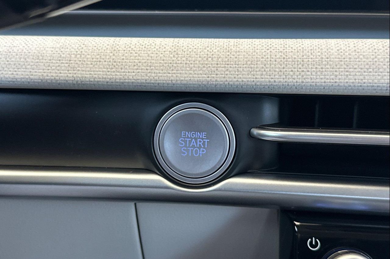 New 2026 Ecotronic Gray Hyundai SEL Premium FWD image 23
