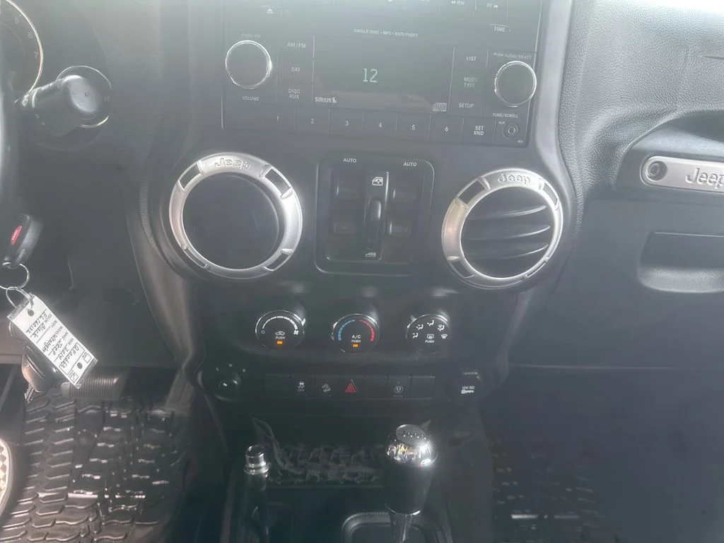 Used 2014 Black Jeep Unlimited Rubicon image 10
