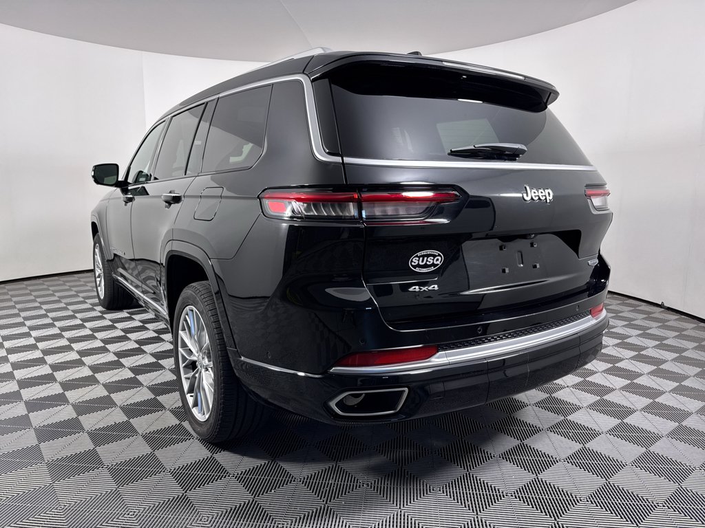 Used 2023 Diamond Black Crystal Pearlcoat Jeep Summit image 21