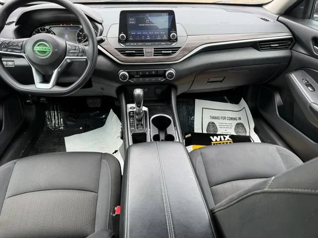 Used 2024 Silver Nissan 2.5 SV image 12