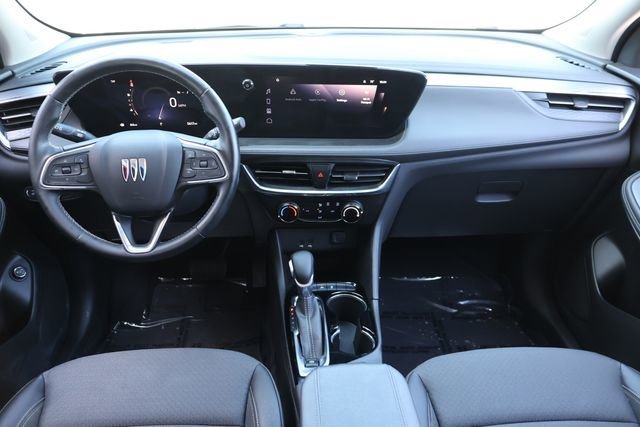 Used 2025 Summit White Buick Preferred image 17