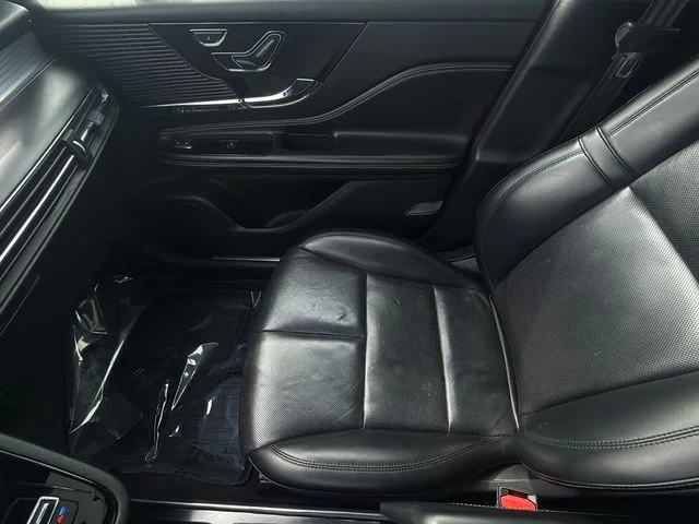 Used 2021 Red Lincoln Standard image 25
