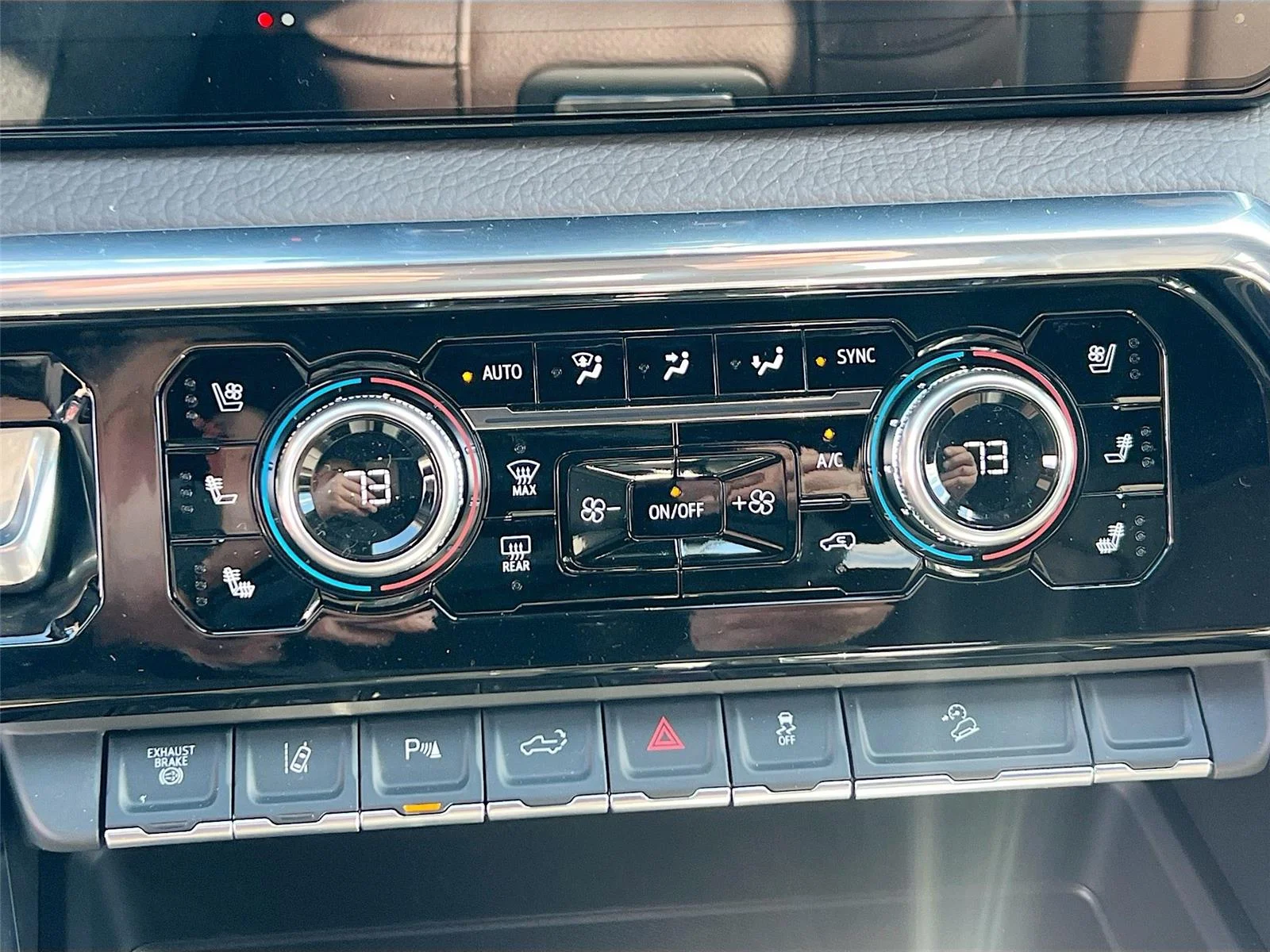 2026 GMC Sierra 3500HD Denali - Photo 9