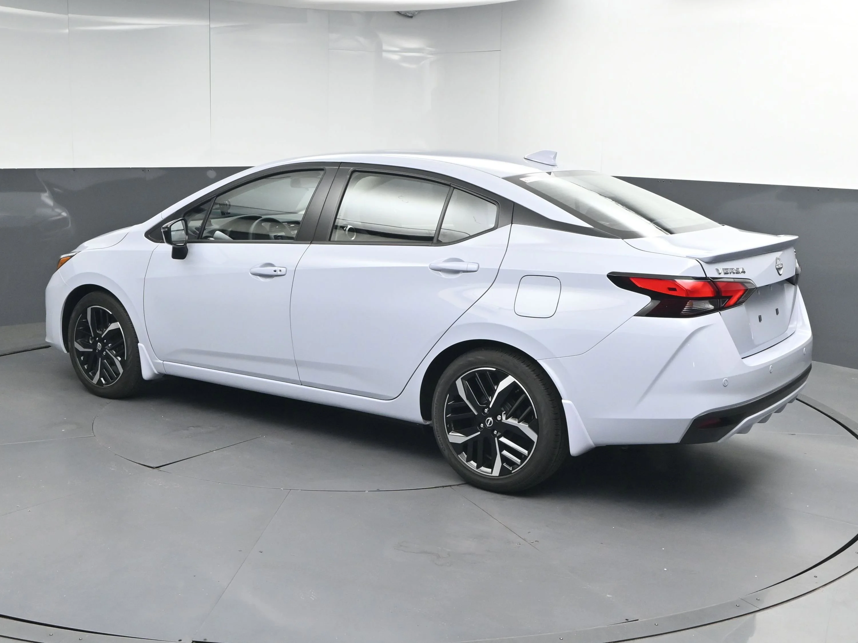 Certified Used 2025 Gray Sky Pearl Nissan SR image 5
