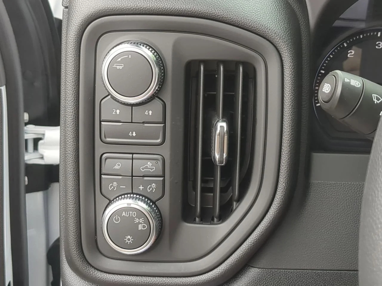 New 2026 Summit White GMC Pro image 17
