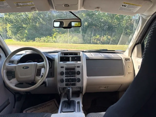 Used 2010 Beige Ford XLT image 12