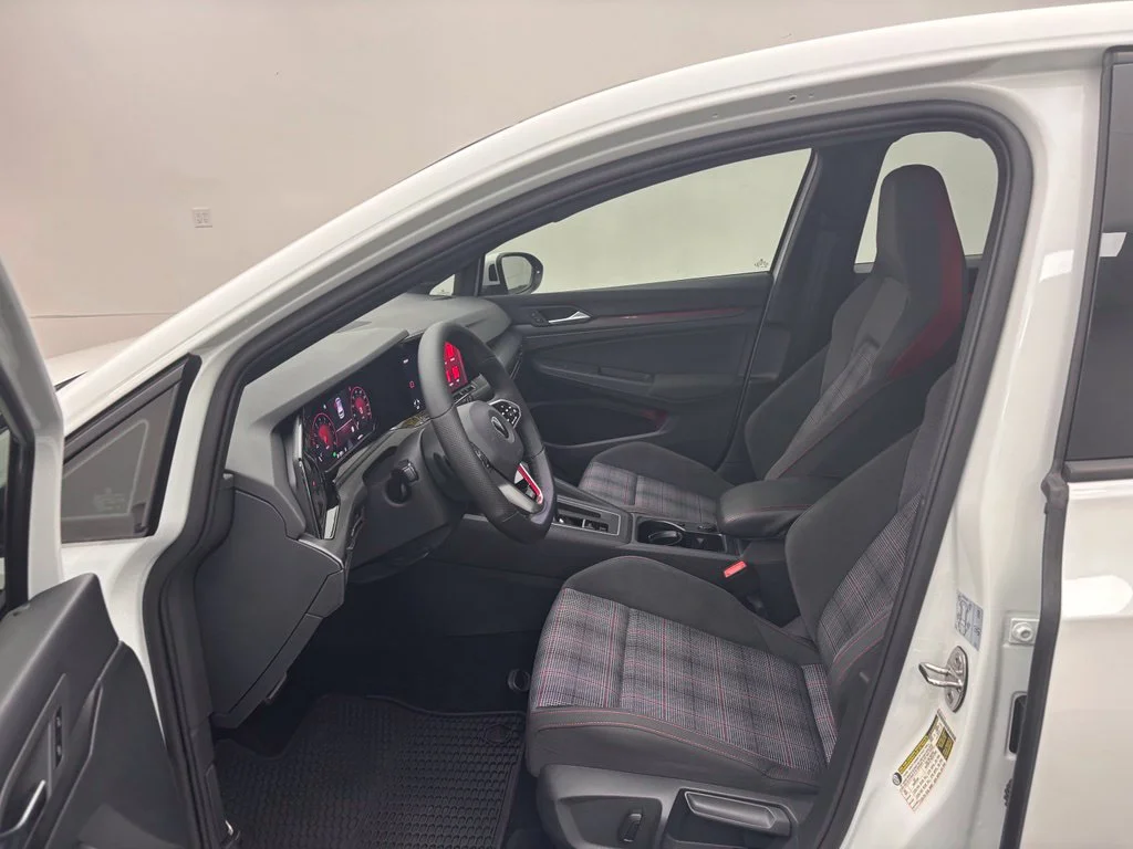 Used 2022 White Volkswagen 2.0T SE image 19