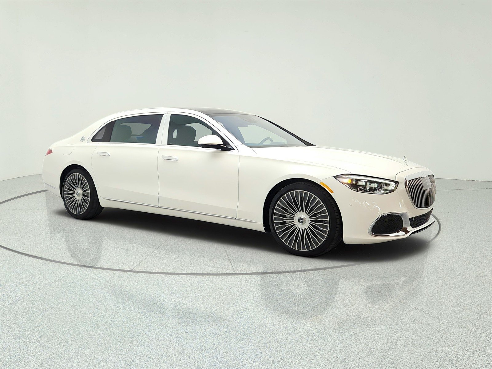 Certified Used 2022 MANUFAKTUR Diamond White Mercedes-Benz Maybach S 580 4MATIC® Sedan image 3