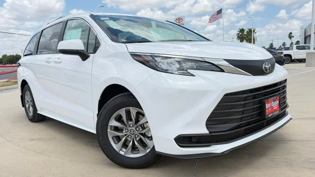 2026 Toyota Sienna LE