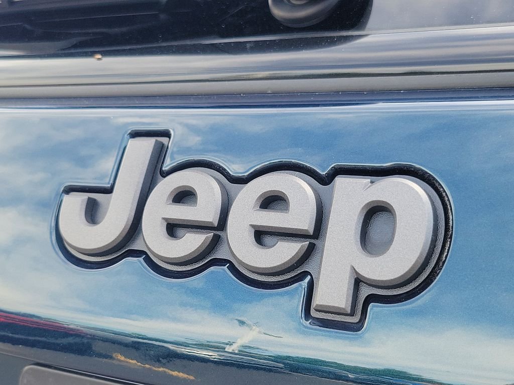 New 2026 Fathom Blue Pearl Coat Jeep Latitude image 6