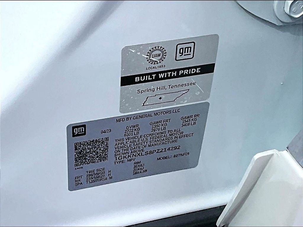 Used 2023 White Frost Tricoat GMC Denali image 35