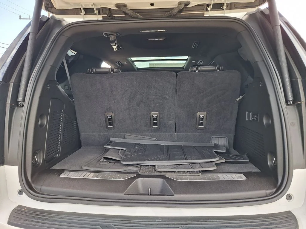 Used 2021 White Chevrolet High Country image 13