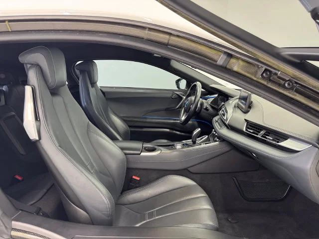 Used 2016 Crystal White Pearl Metallic w/BMW i Frozen Blue BMW Base image 15