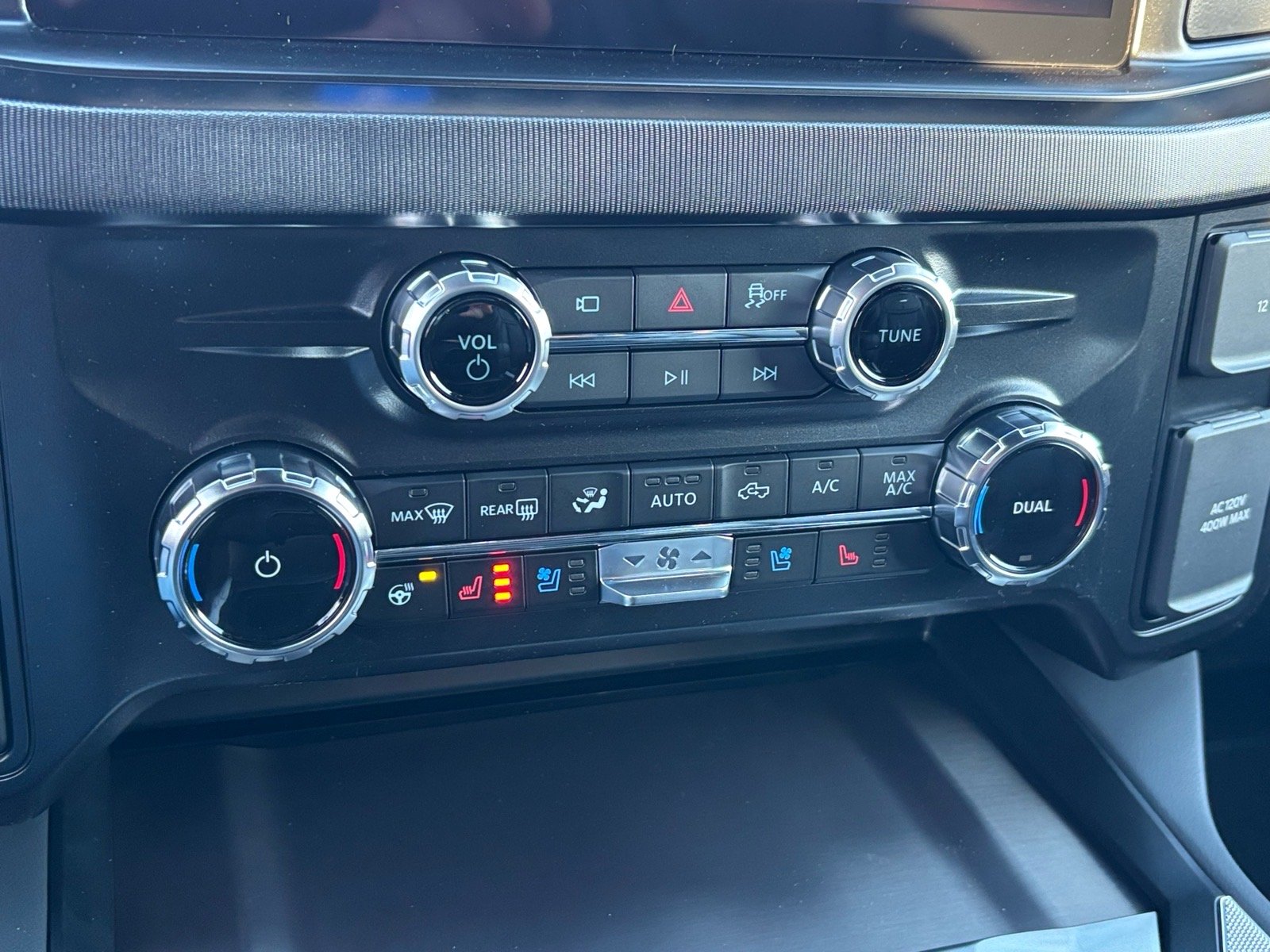 New 2026 Glacier Gray Metallic Tri-Coat Ford F-350® Platinum® image 16