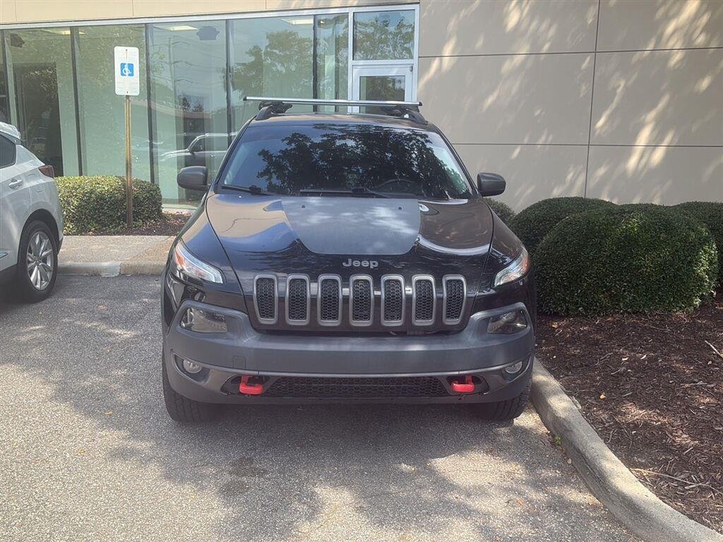Used 2017 Diamond Black Crystal Pearlcoat Jeep Trailhawk image 2
