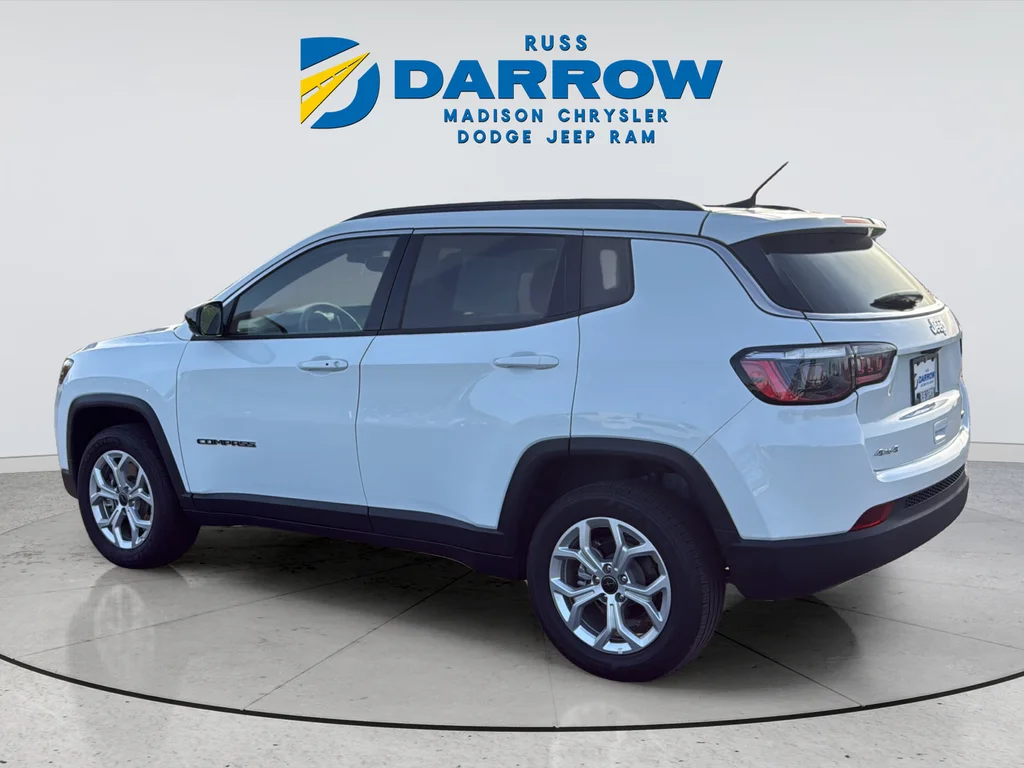 Certified Used 2025 White Jeep Latitude image 3