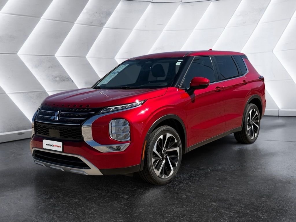 Used 2023  Mitsubishi SE image 5