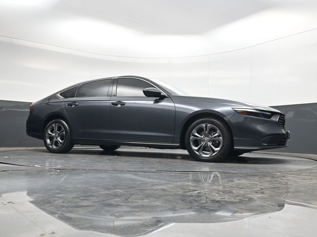 Used 2023  Honda EX image 29