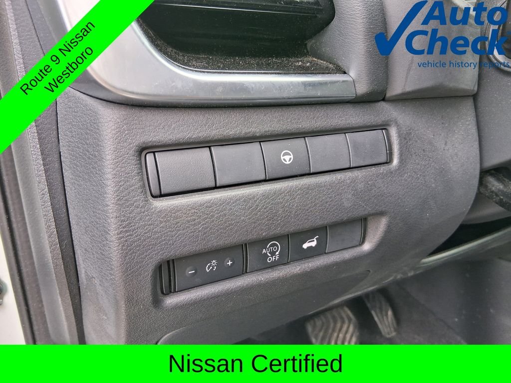 Used 2023 White Nissan SL image 24