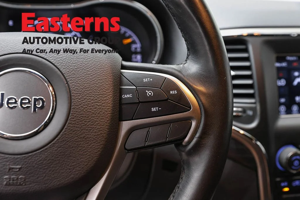 Used 2021 Black Jeep Laredo E image 16