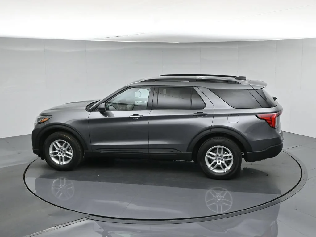 New 2027 Carbonized Gray Metallic Ford Active image 54