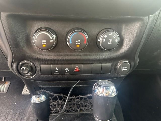 Used 2015 Blue Jeep Unlimited Sport image 27