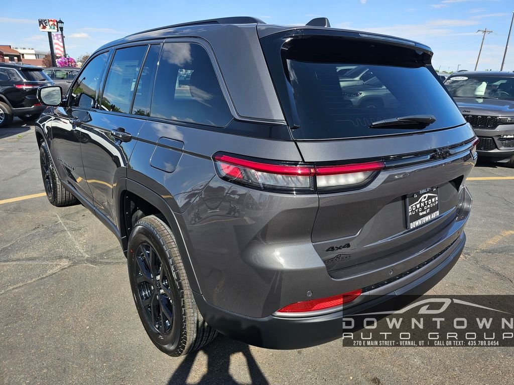 New 2026 Baltic Gray Metallic Clearcoat Jeep Altitude image 5