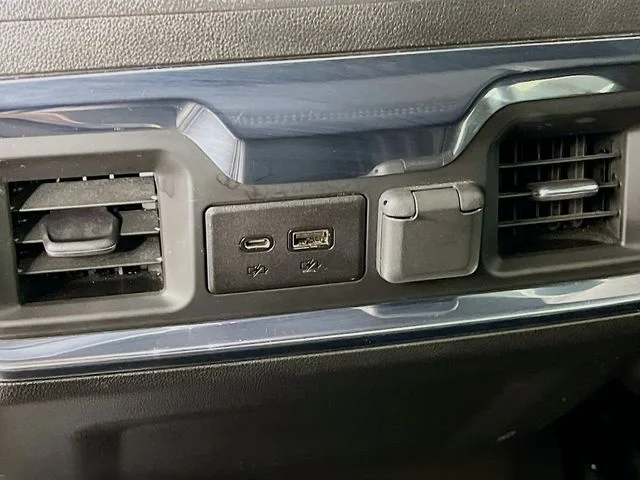 Used 2021 Black GMC AT4 image 33