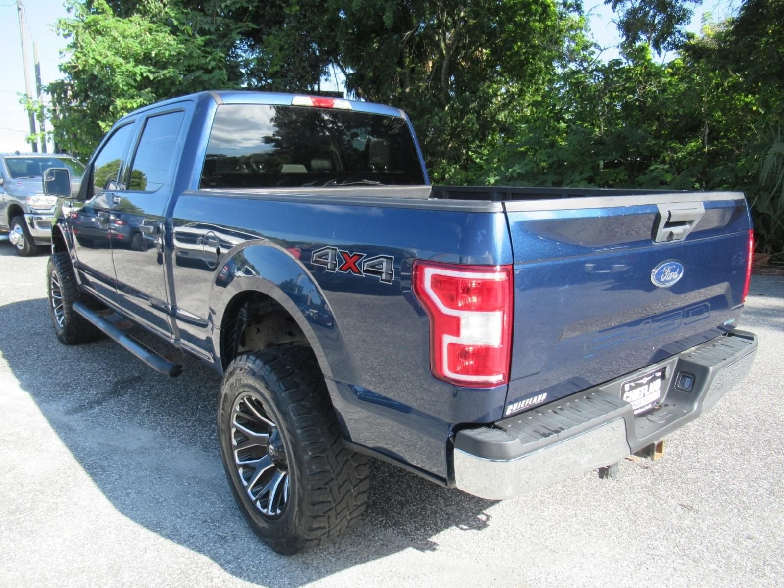 Used 2018 Blue Ford XLT image 6