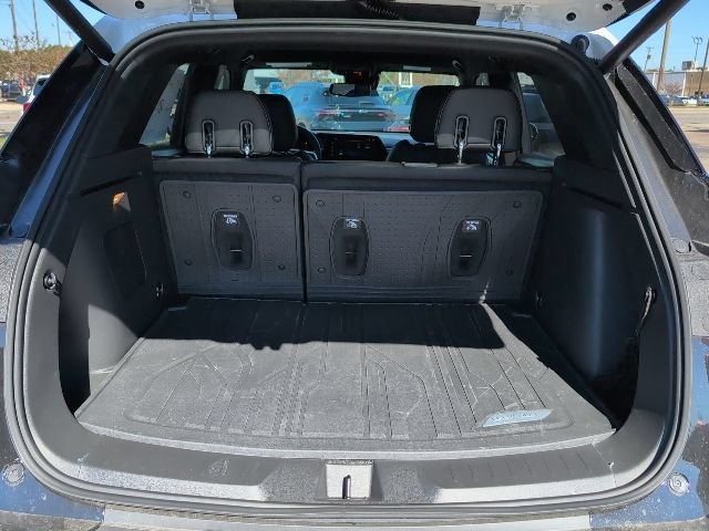 New 2026 Mosaic Black Metallic Chevrolet ACTIV image 10