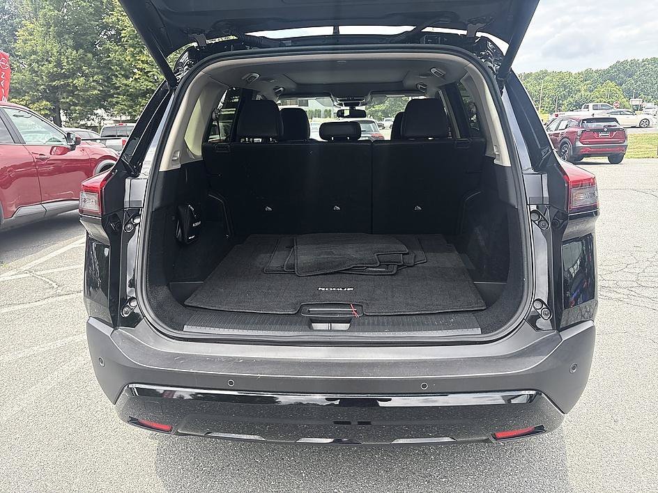 Used 2023 Super Black Nissan SV image 23