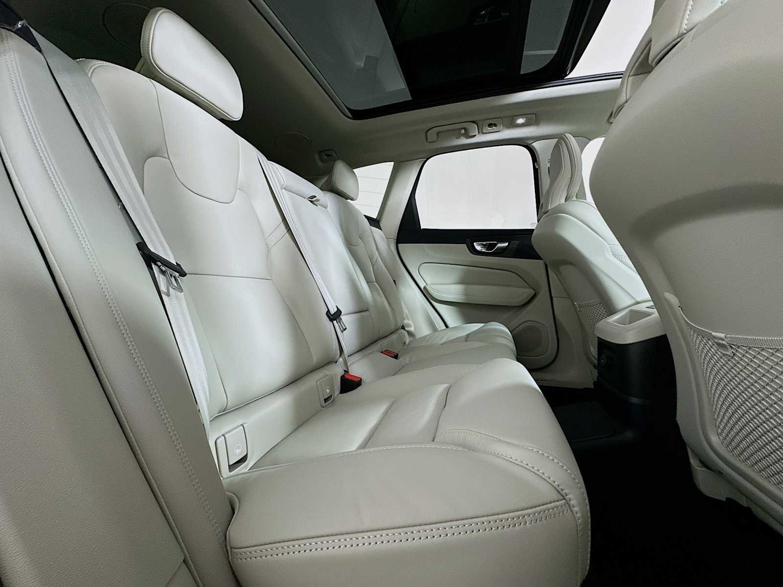 New 2026 Bright Dusk Volvo Ultra image 25